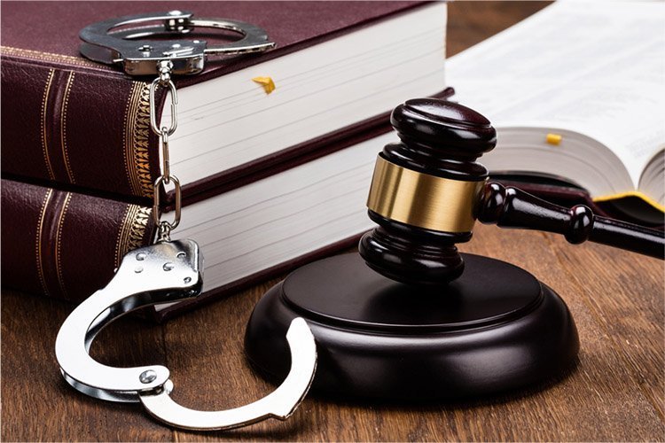 ÖZEL HAYATIN GİZLİLİĞİ HAKKININ - EVLİLİKLE TAMAMEN ORTADAN KALKMAYACAĞI - EVLİ OLMANIN EŞLERE HİÇBİR SINIR OLMAKSIZIN BİRBİRLERİNİ SÜREKLİ GÖZETLEME VE DENETLEME HAKKI VERMEYECEĞİ